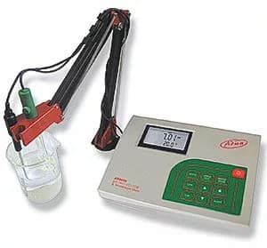 Laboratorijski večparametrski merilnik AD8000